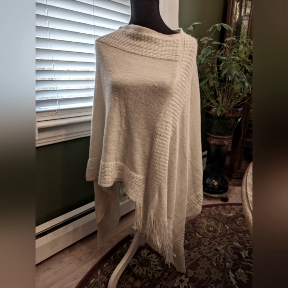 Soft knit fringe poncho, off white